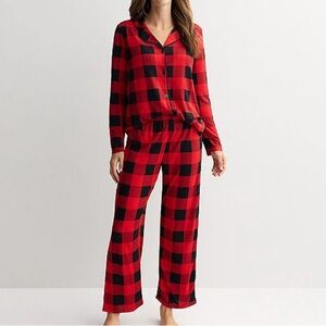 Wondershop Red and Black Checkered Women's Pajama Set